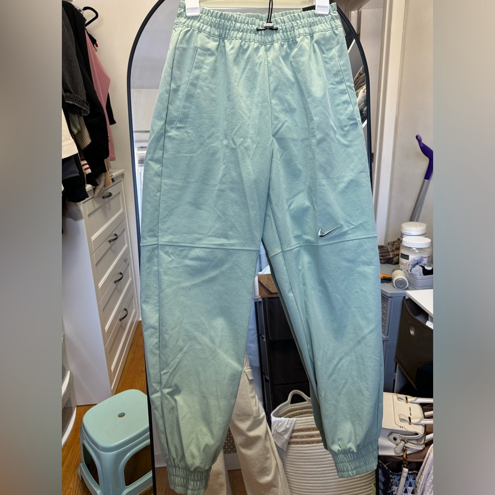Nike pastel green joggers
